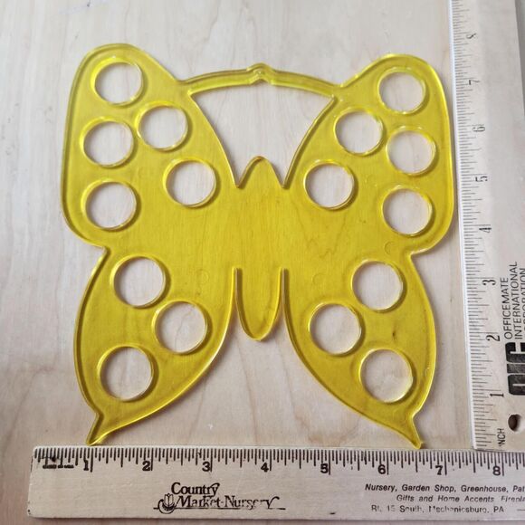 2 x Vtg Butterfly Yarn Organizers 16 Holes Yellow Plastic Crewel Needlecrafts - Picture 3 of 6